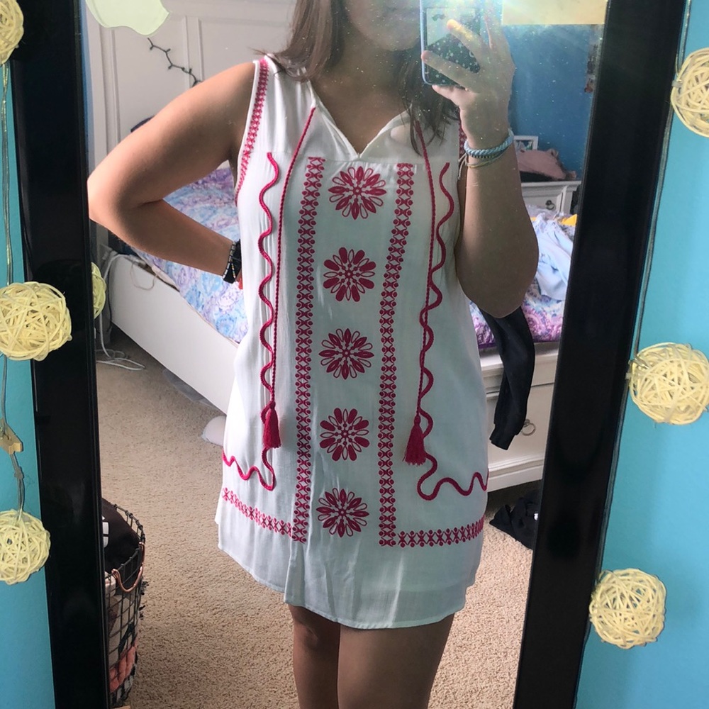 FRANCESCAS- white embroidered dress